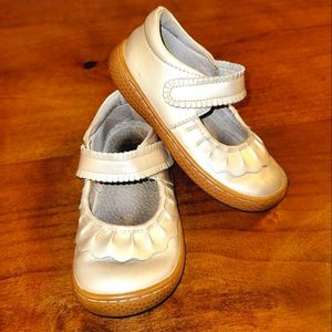 LIVIE & LUCA Gold Ruffle Accent Mary Jane Velcro Closure Shoes Toddler Girls 10c